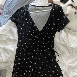 Size Medium Hollister dress - black floral